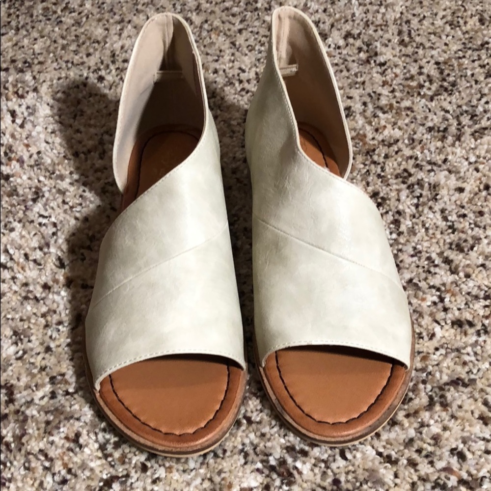 Extreme cut open toe booties